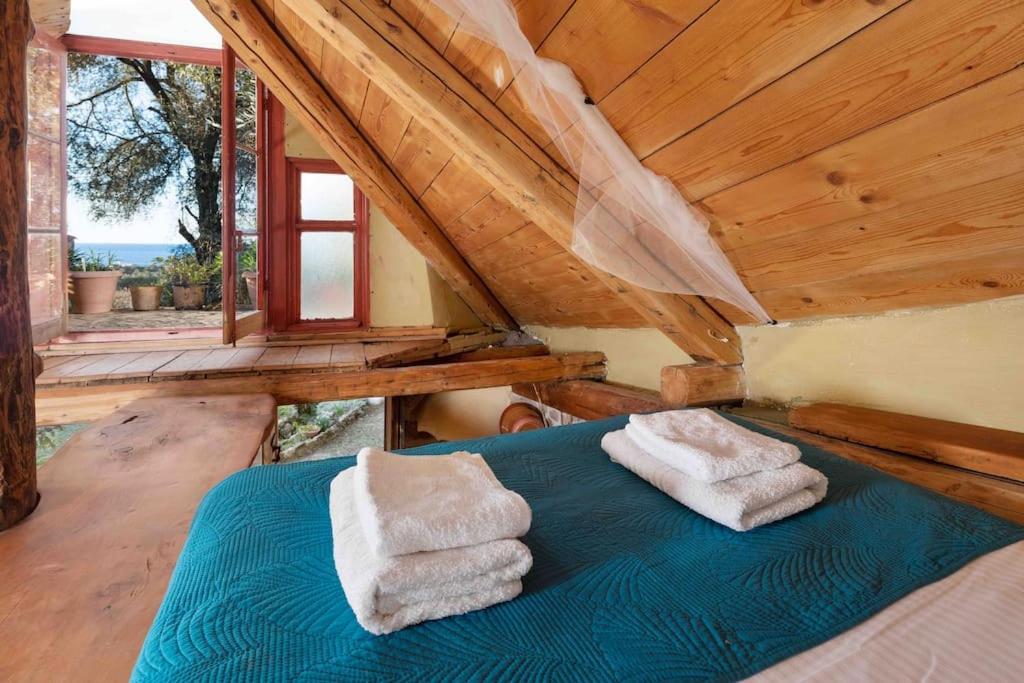 Villa Margaritis'S Treehouse Paramonas  Exterior foto